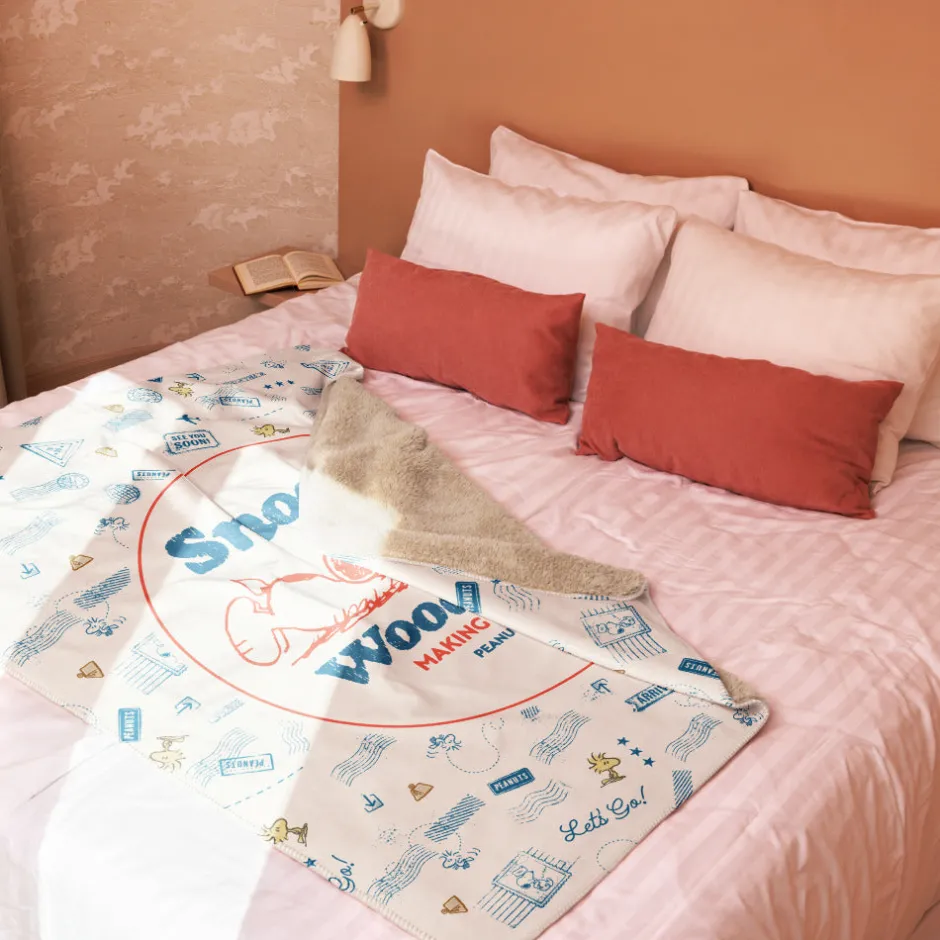 New Making Memories Sherpa Blanket Woodstock | Snoopy