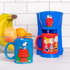 Hot Single Cup Coffee Maker Gift Set with 2 Mugs Peanuts Gang | Kitchen