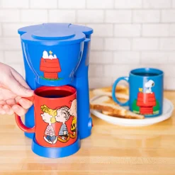 Hot Single Cup Coffee Maker Gift Set with 2 Mugs Peanuts Gang | Kitchen
